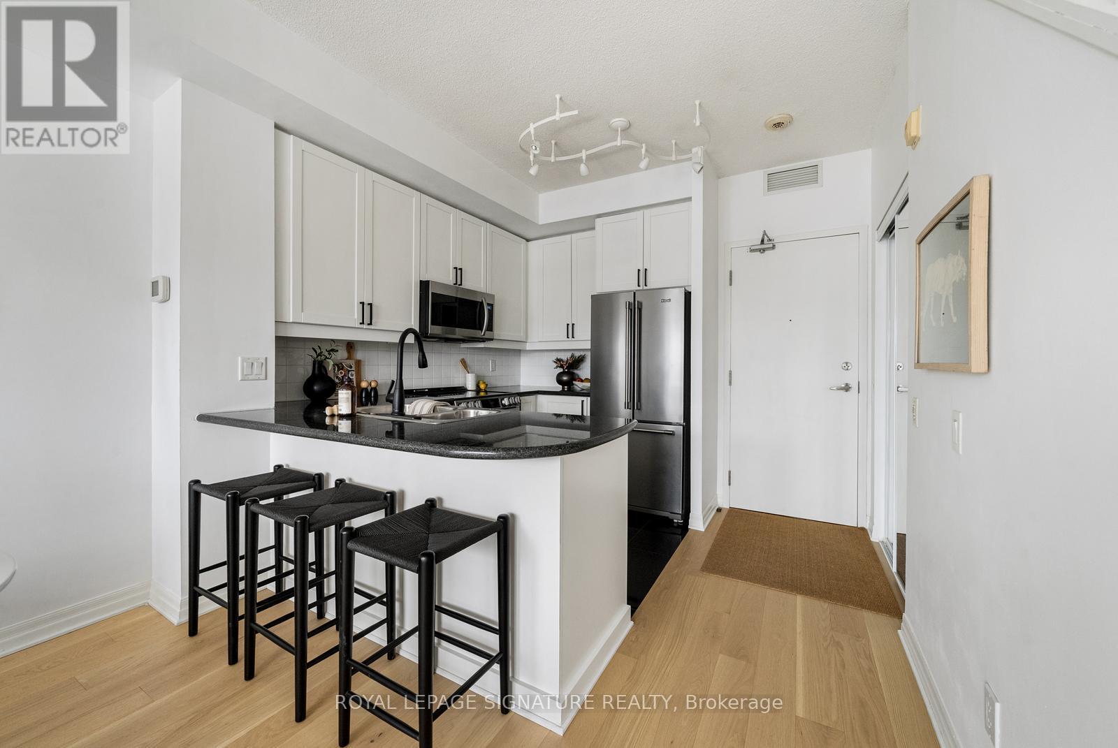 Ph 612 - 901 Queen Street W, Toronto, Ontario M6J 3X4 - Photo 5 - C12806188