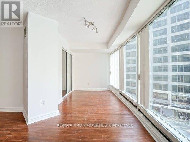 604 - 33 University Avenue, Toronto, Ontario  M5J 2S7 - Photo 25 - C12806196