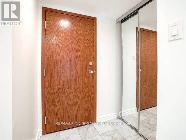 604 - 33 University Avenue, Toronto, Ontario  M5J 2S7 - Photo 3 - C12806196