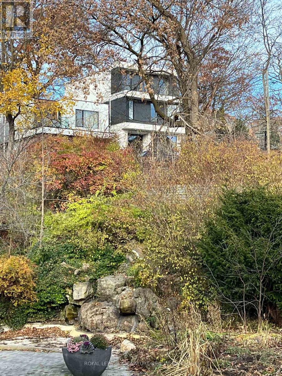 22 Duart Park Road, Toronto, Ontario  M4E 1J2 - Photo 43 - E12794044