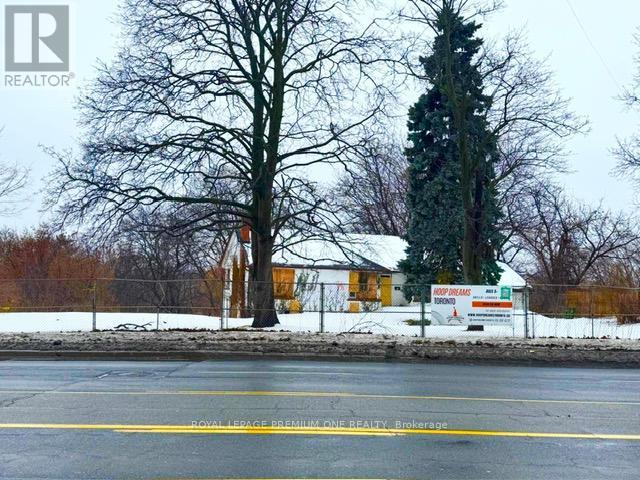 2986 Weston Road, Toronto, Ontario  M6R 2K1 - Photo 9 - W12805432