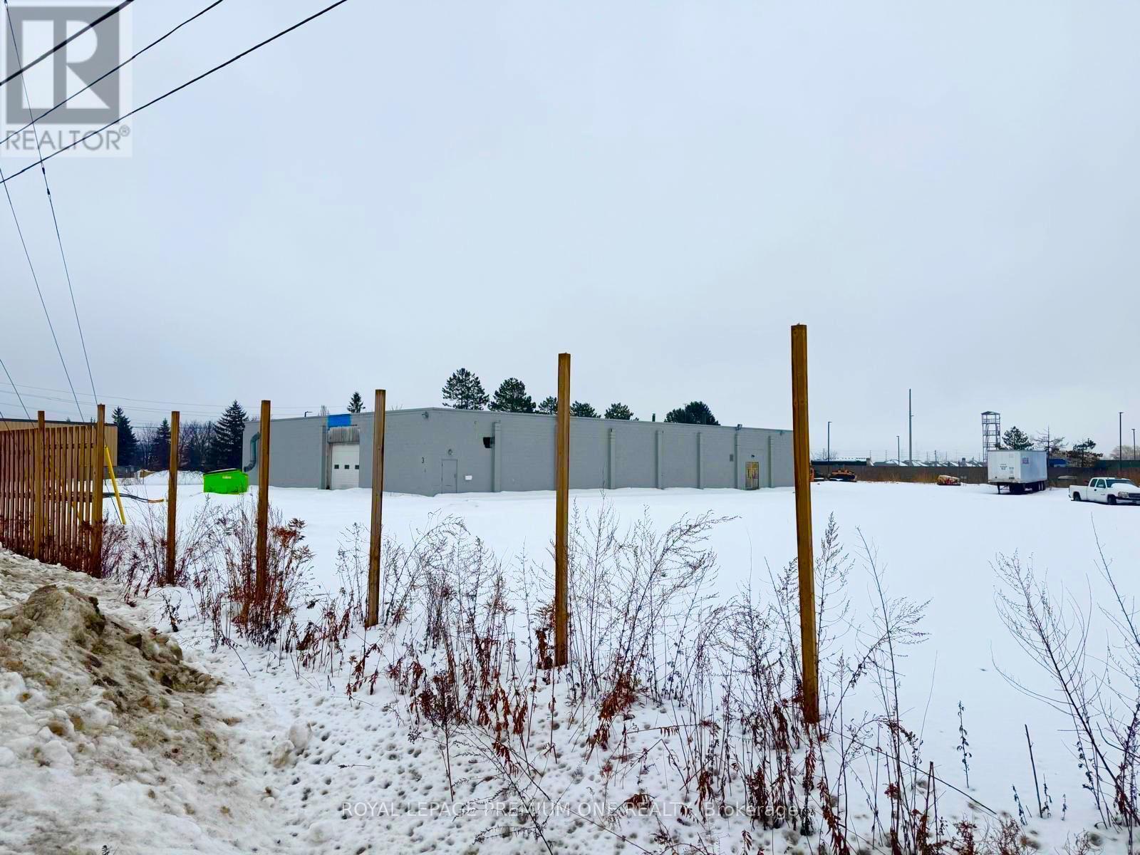 3 Industrial Road, Caledon, Ontario  L7E 1K6 - Photo 3 - W12805452