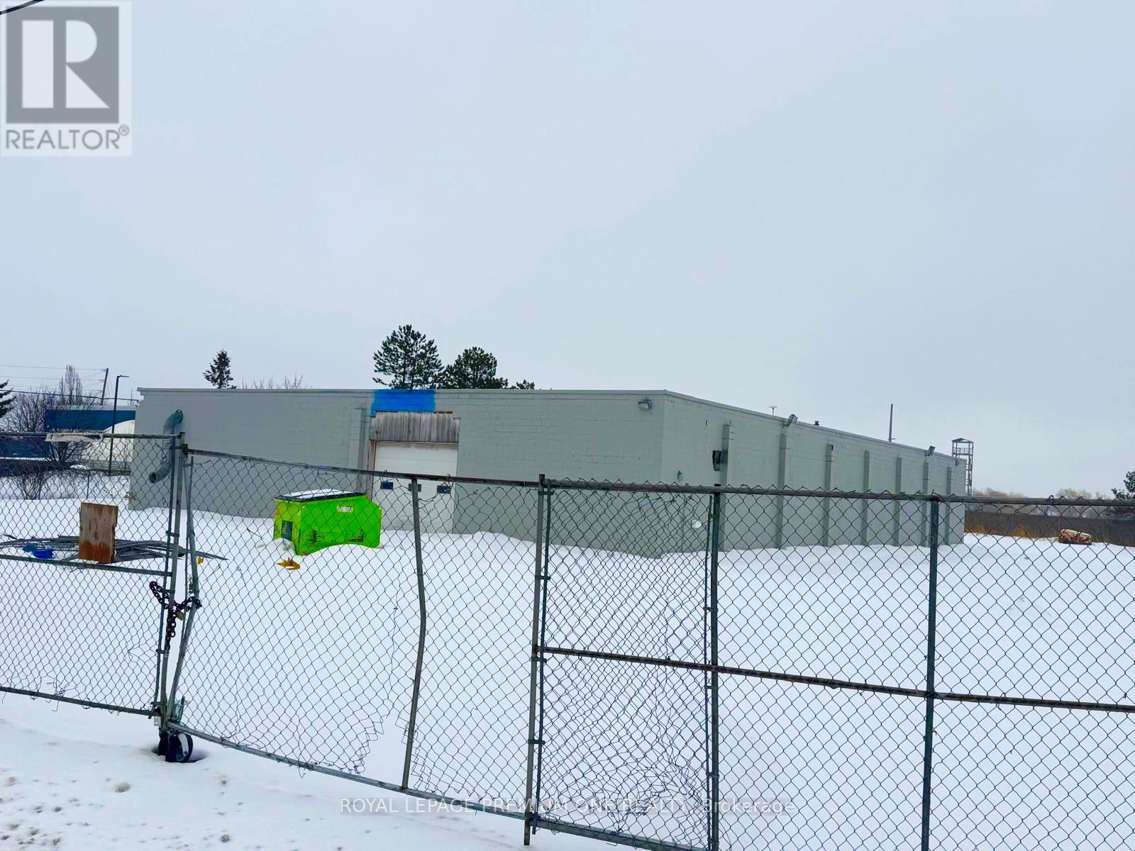 3 Industrial Road, Caledon, Ontario  L7E 1K6 - Photo 2 - W12805452