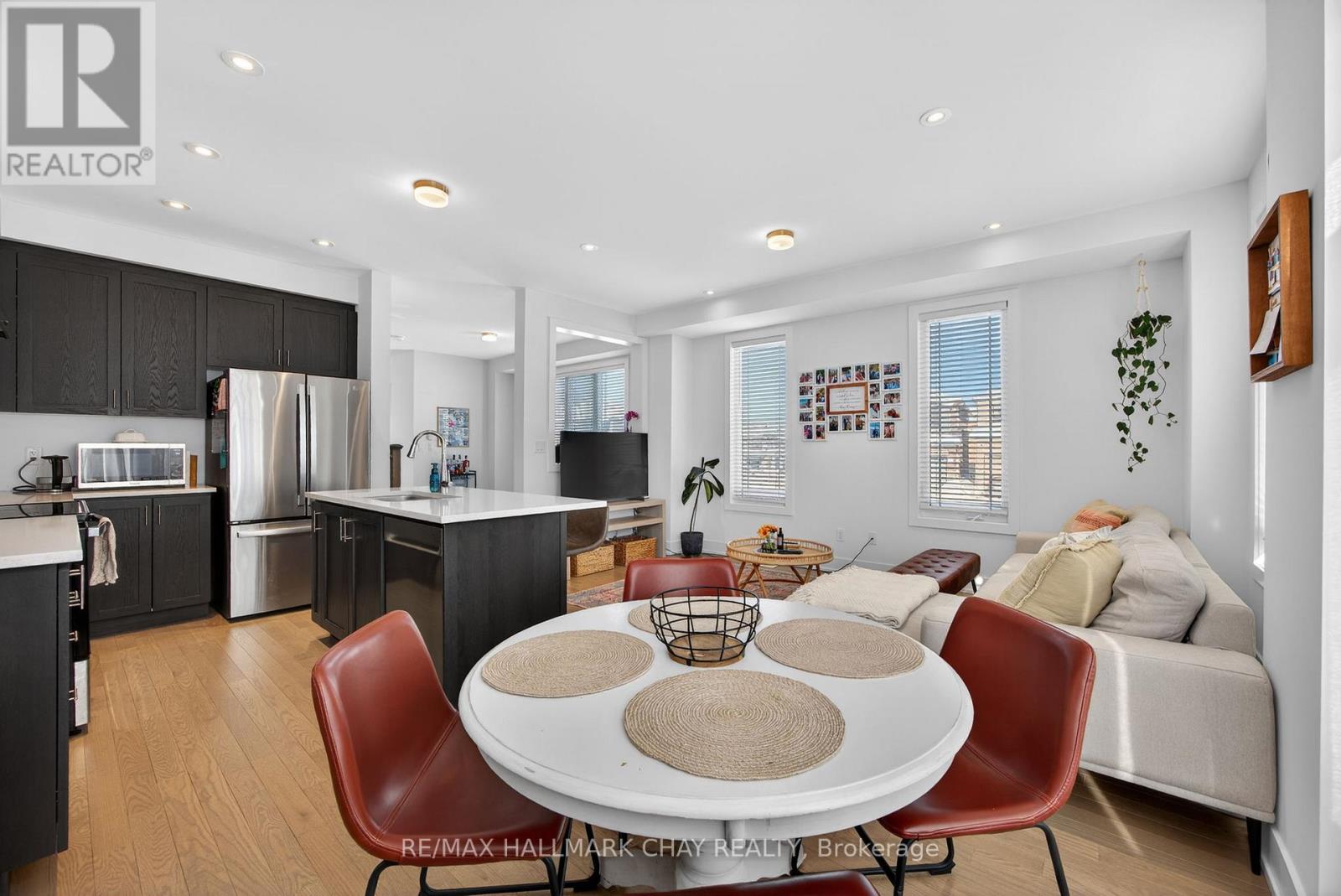 1 Milady Crescent, Barrie, Ontario  L9J 0X3 - Photo 12 - S12806208