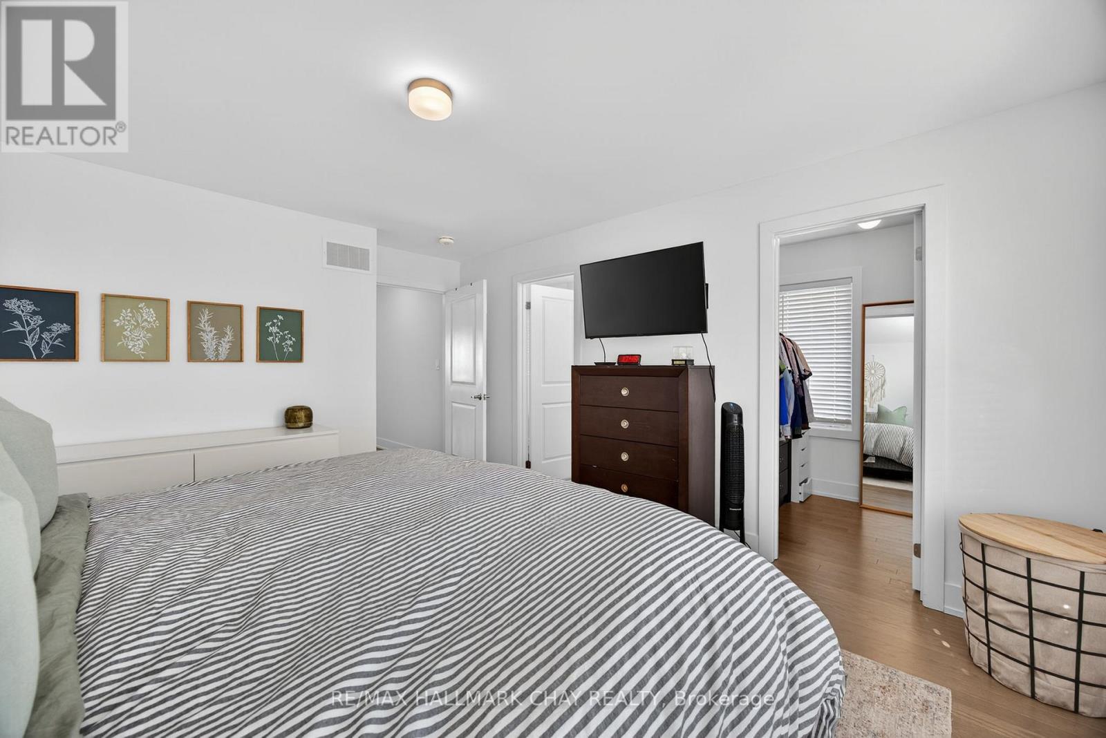 1 Milady Crescent, Barrie, Ontario  L9J 0X3 - Photo 17 - S12806208