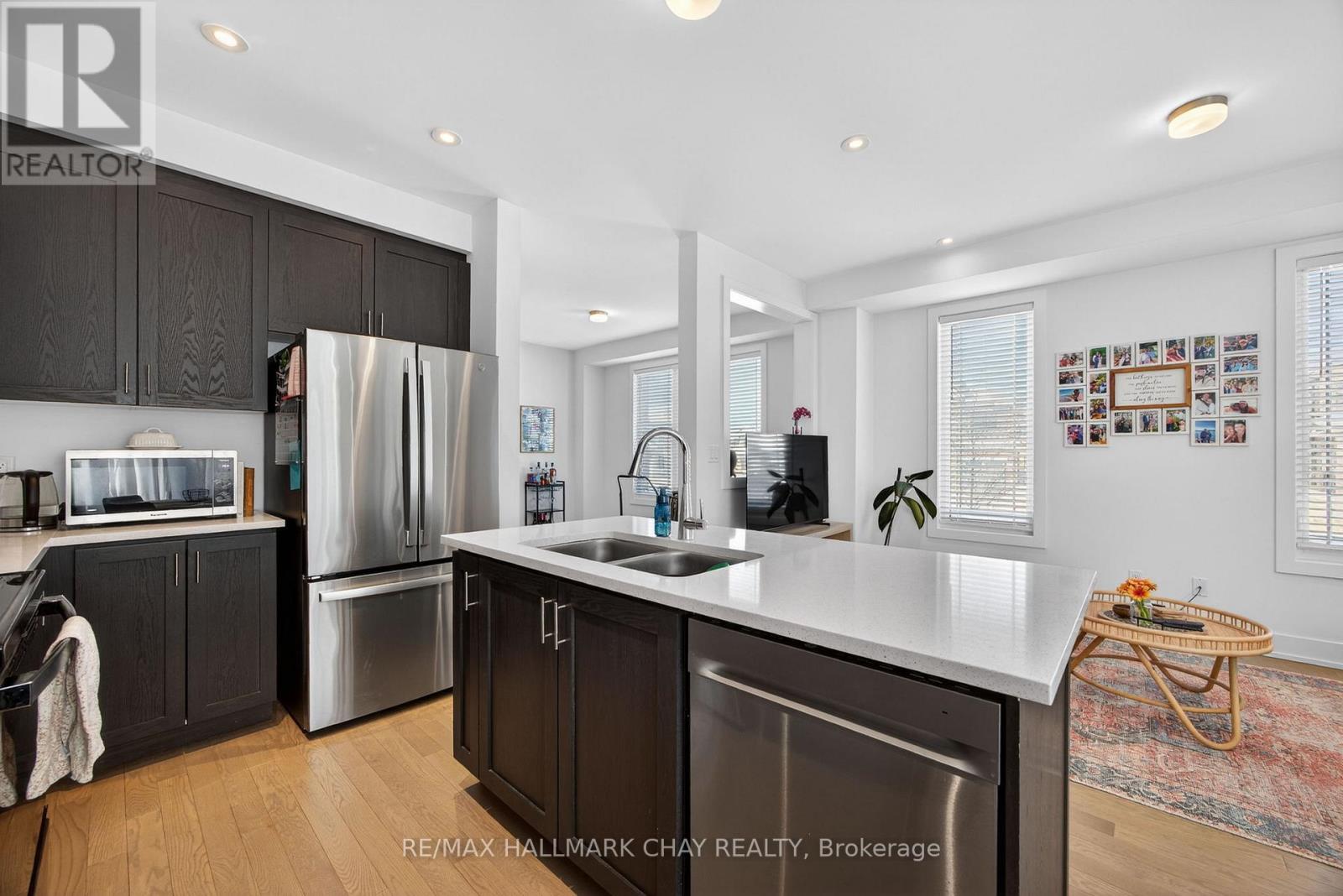 1 Milady Crescent, Barrie, Ontario  L9J 0X3 - Photo 9 - S12806208