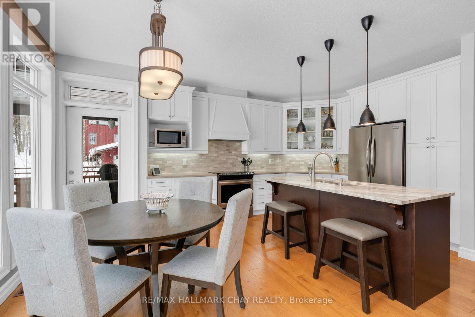 25 Country Club Lane, Oro-Medonte (Horseshoe Valley), Ontario  L4M 4Y8 - Photo 10 - S12806266