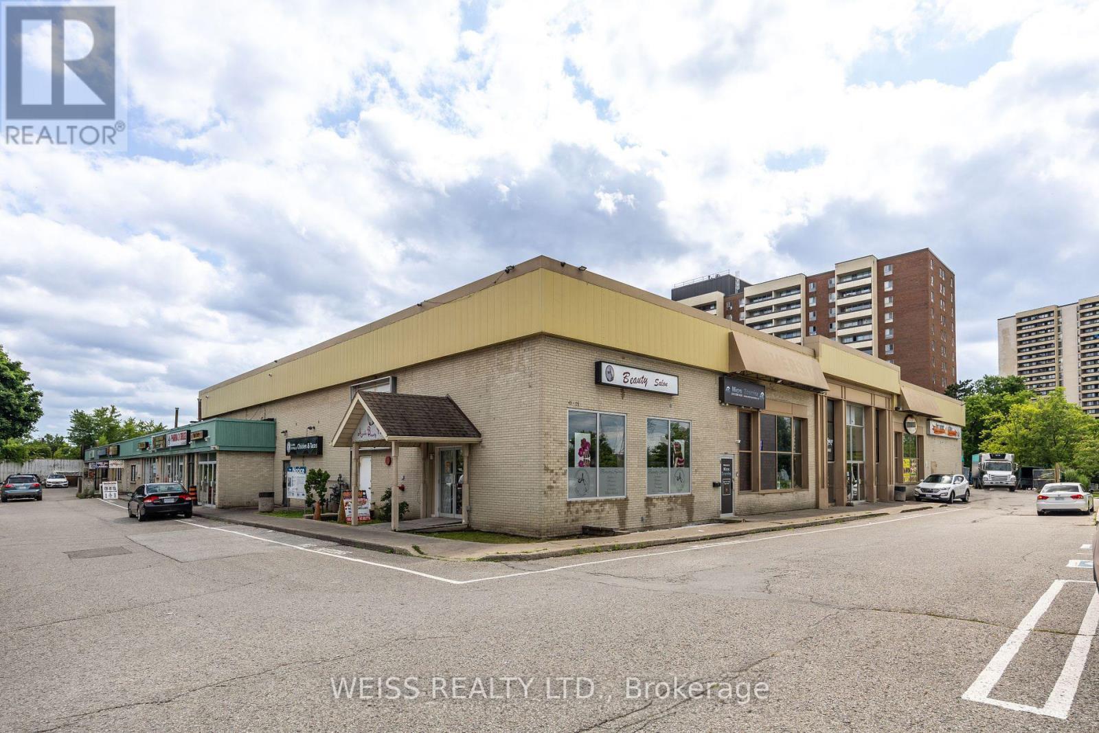 R - 45 Four Winds Drive, Toronto, Ontario  M3J 2T6 - Photo 12 - W12806112