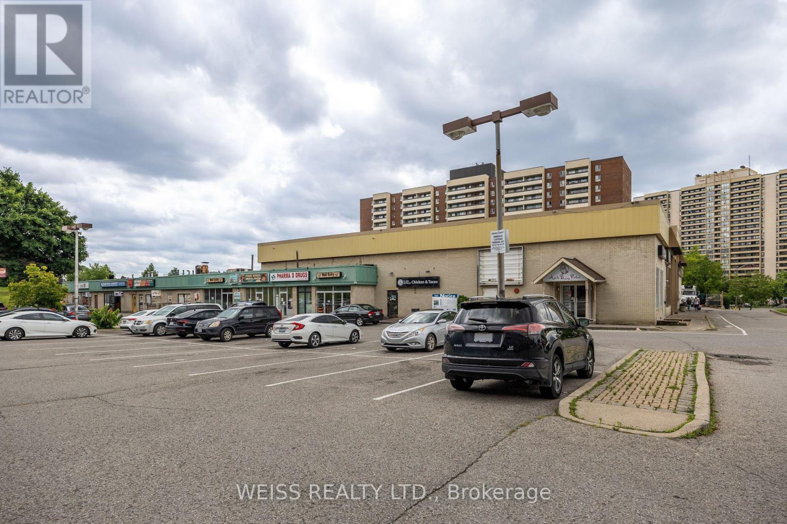 R - 45 Four Winds Drive, Toronto, Ontario  M3J 2T6 - Photo 17 - W12806112