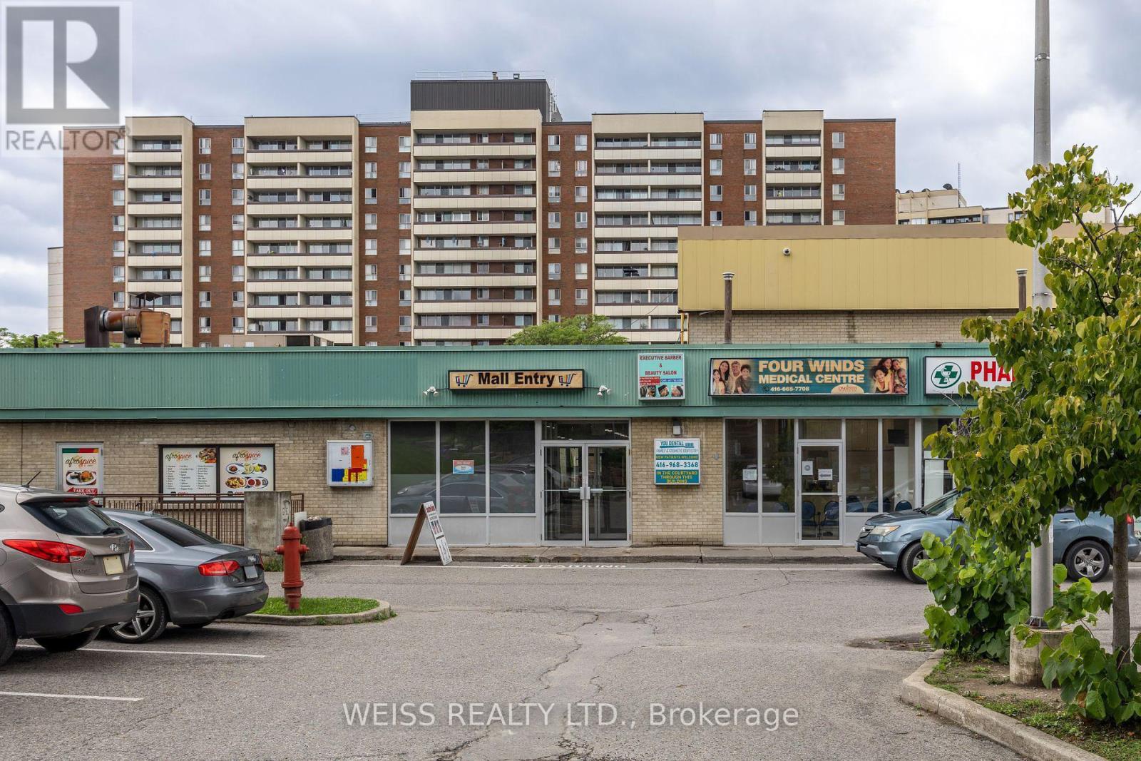 R - 45 Four Winds Drive, Toronto, Ontario  M3J 2T6 - Photo 18 - W12806112