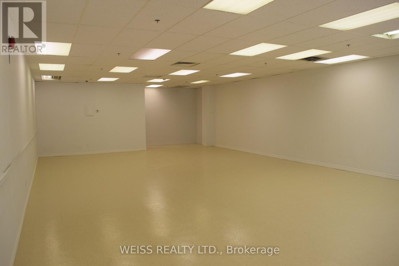 R - 45 Four Winds Drive, Toronto, Ontario  M3J 2T6 - Photo 5 - W12806112