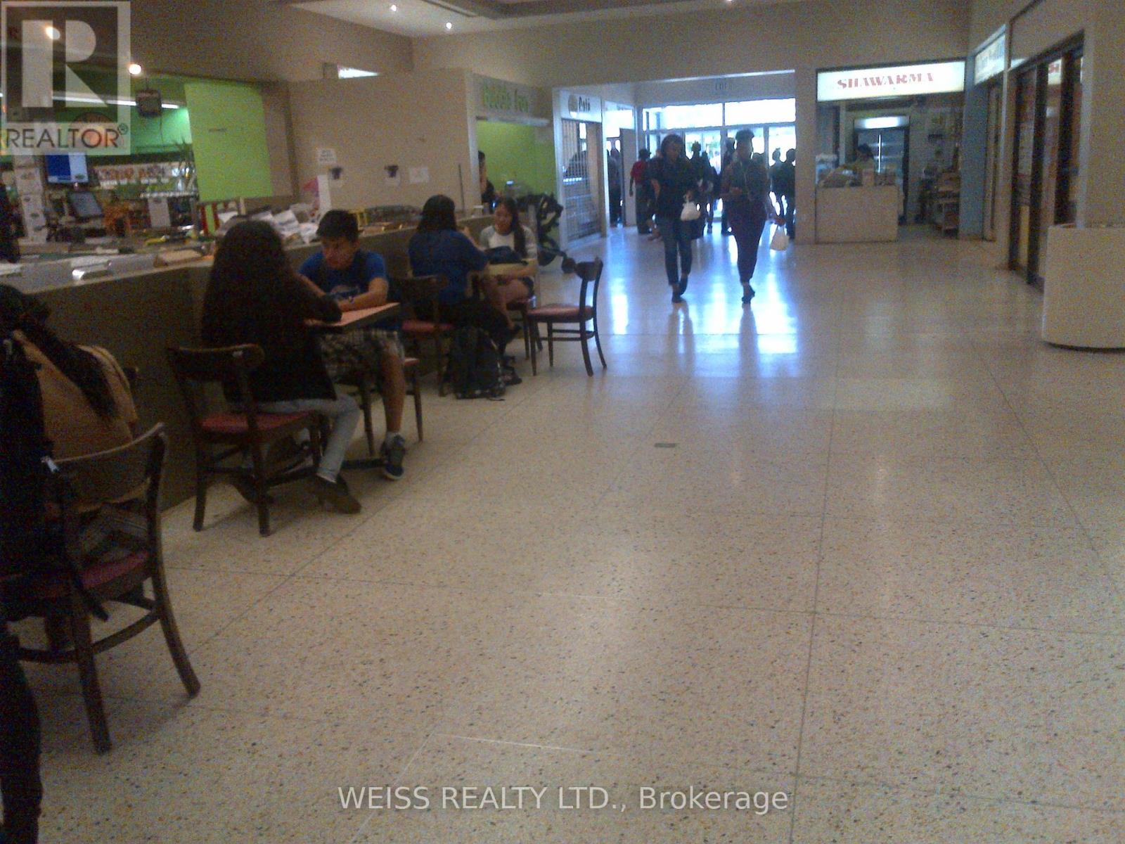 R - 45 Four Winds Drive, Toronto, Ontario  M3J 2T6 - Photo 9 - W12806112