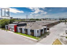 90 RONSON DRIVE, Toronto, Ontario