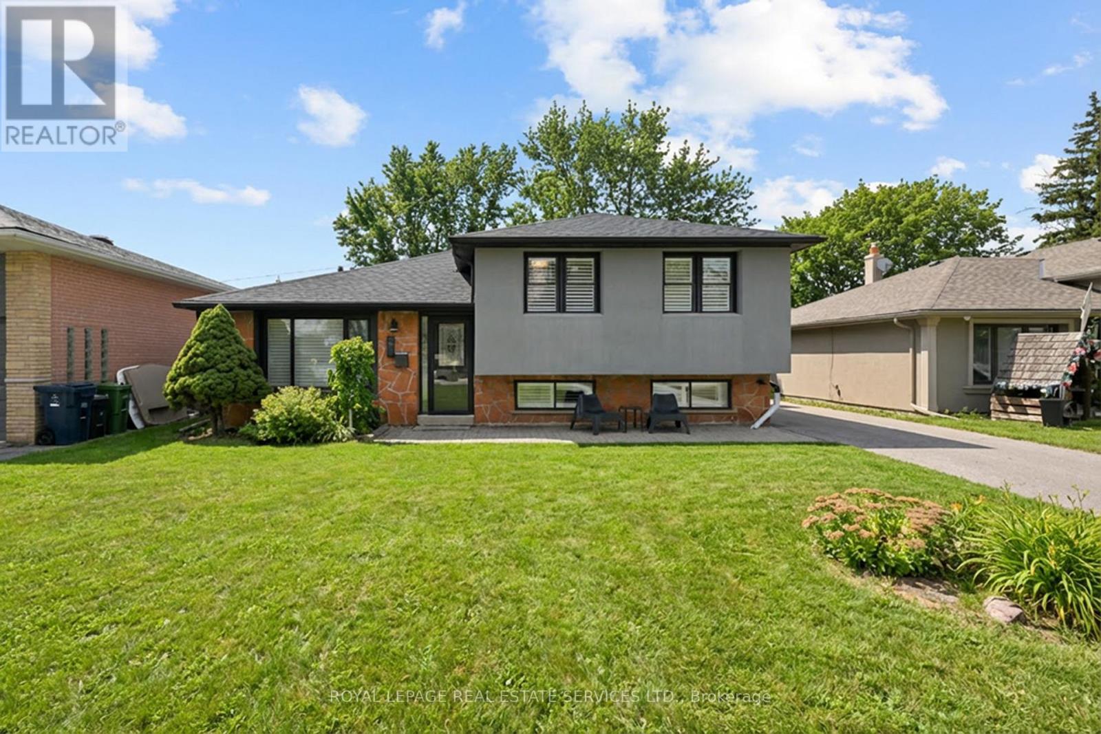 16 Wareside Road, Toronto, Ontario  M9C 3B2 - Photo 3 - W12806180