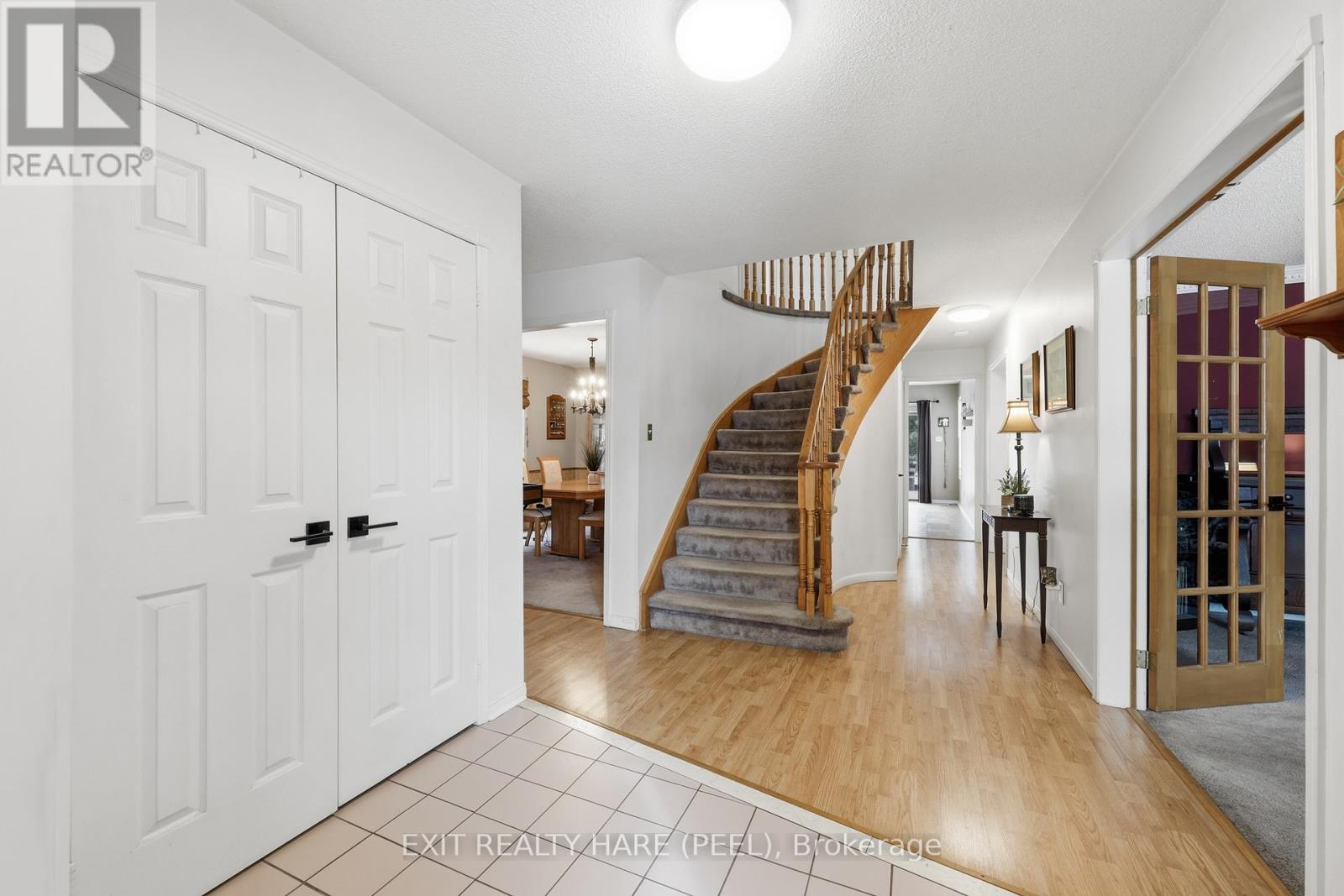 77 Lord Simcoe Drive, Brampton, Ontario  L6S 5H1 - Photo 6 - W12806242