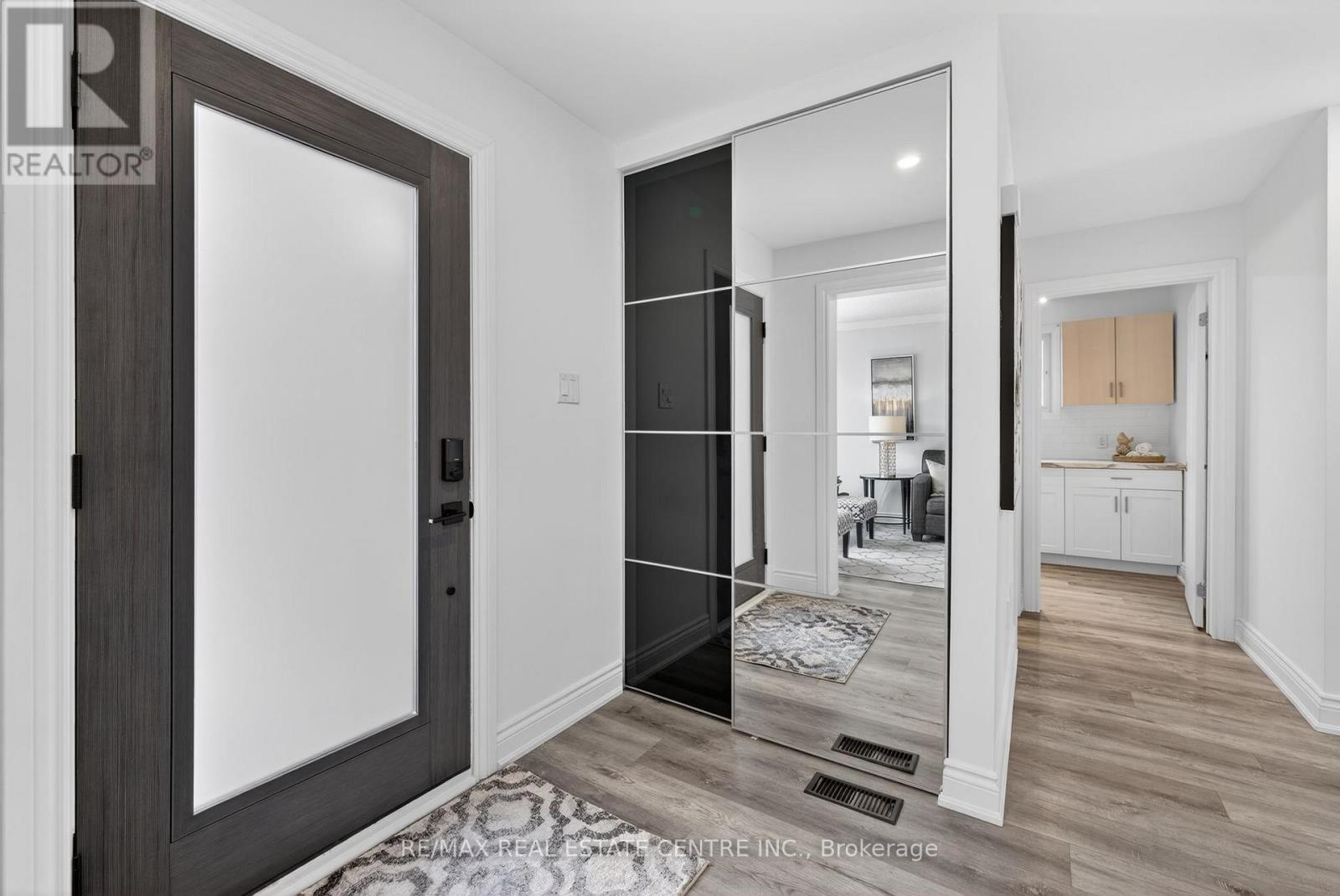 27 De Rose Avenue, Caledon, Ontario L7E 1B6 - Photo 4 - W12806256