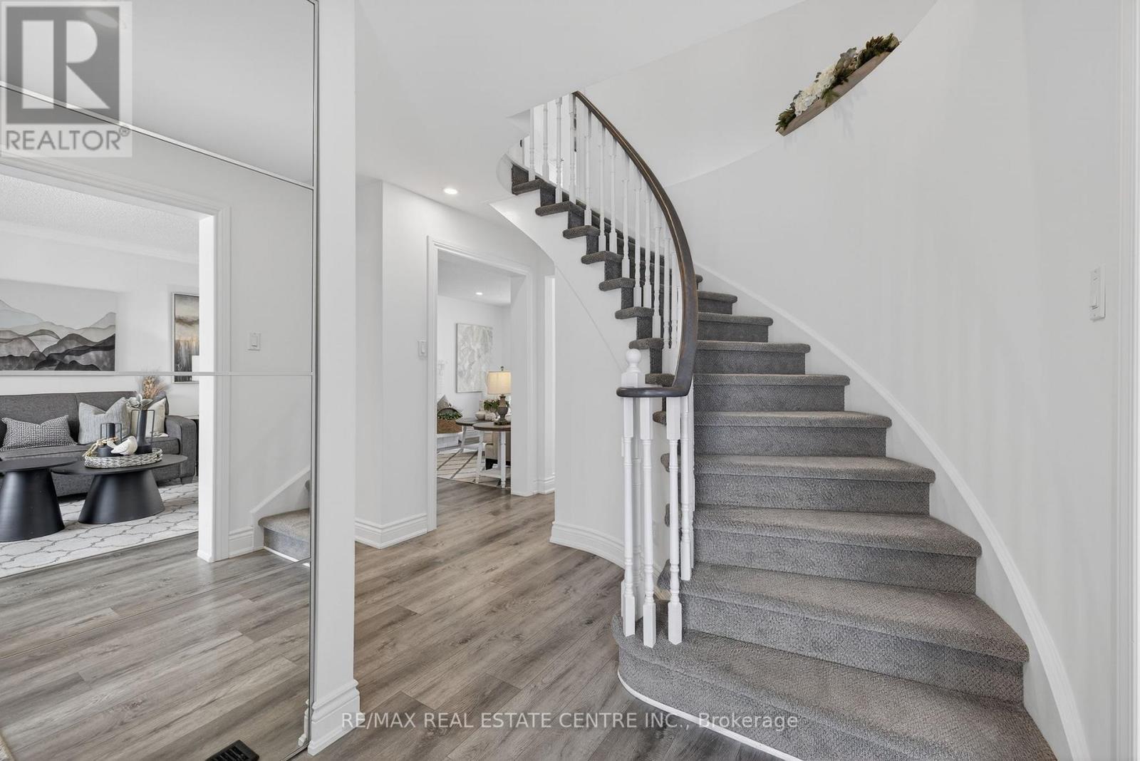 27 De Rose Avenue, Caledon, Ontario L7E 1B6 - Photo 5 - W12806256