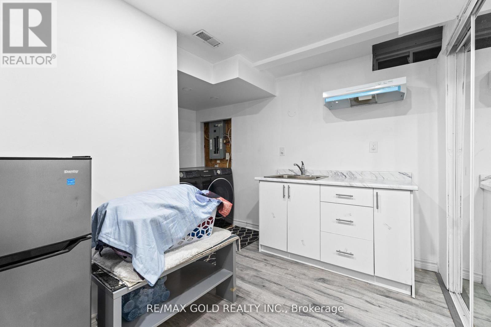 61 Bottomwood Street, Brampton, Ontario  L6S 0A4 - Photo 40 - W12806264