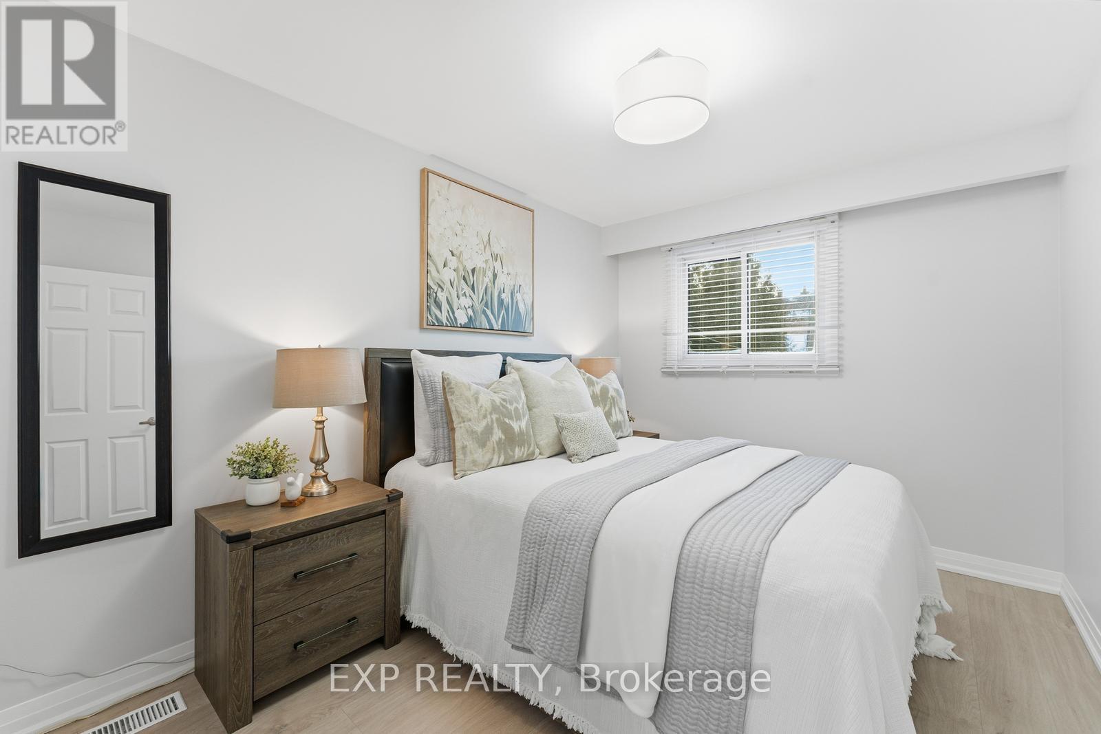 5 Hatherley Road, Toronto, Ontario  M6E 1V8 - Photo 13 - W12806274