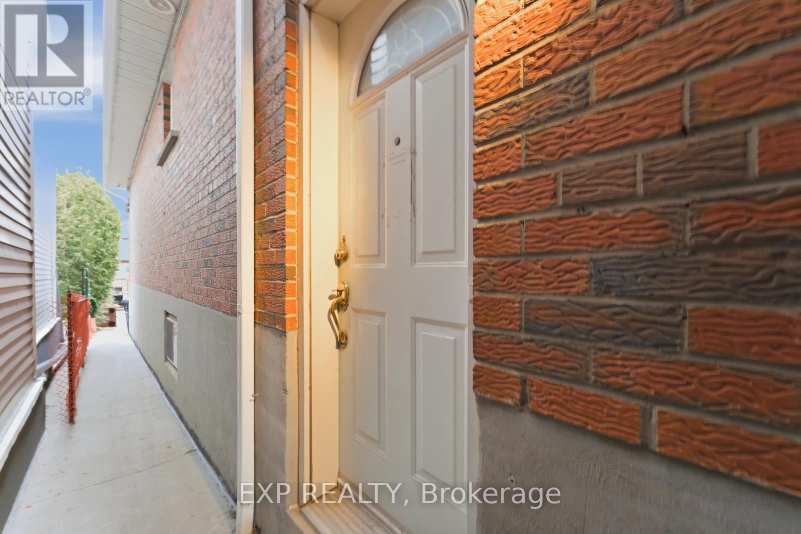 5 Hatherley Road, Toronto, Ontario  M6E 1V8 - Photo 20 - W12806274