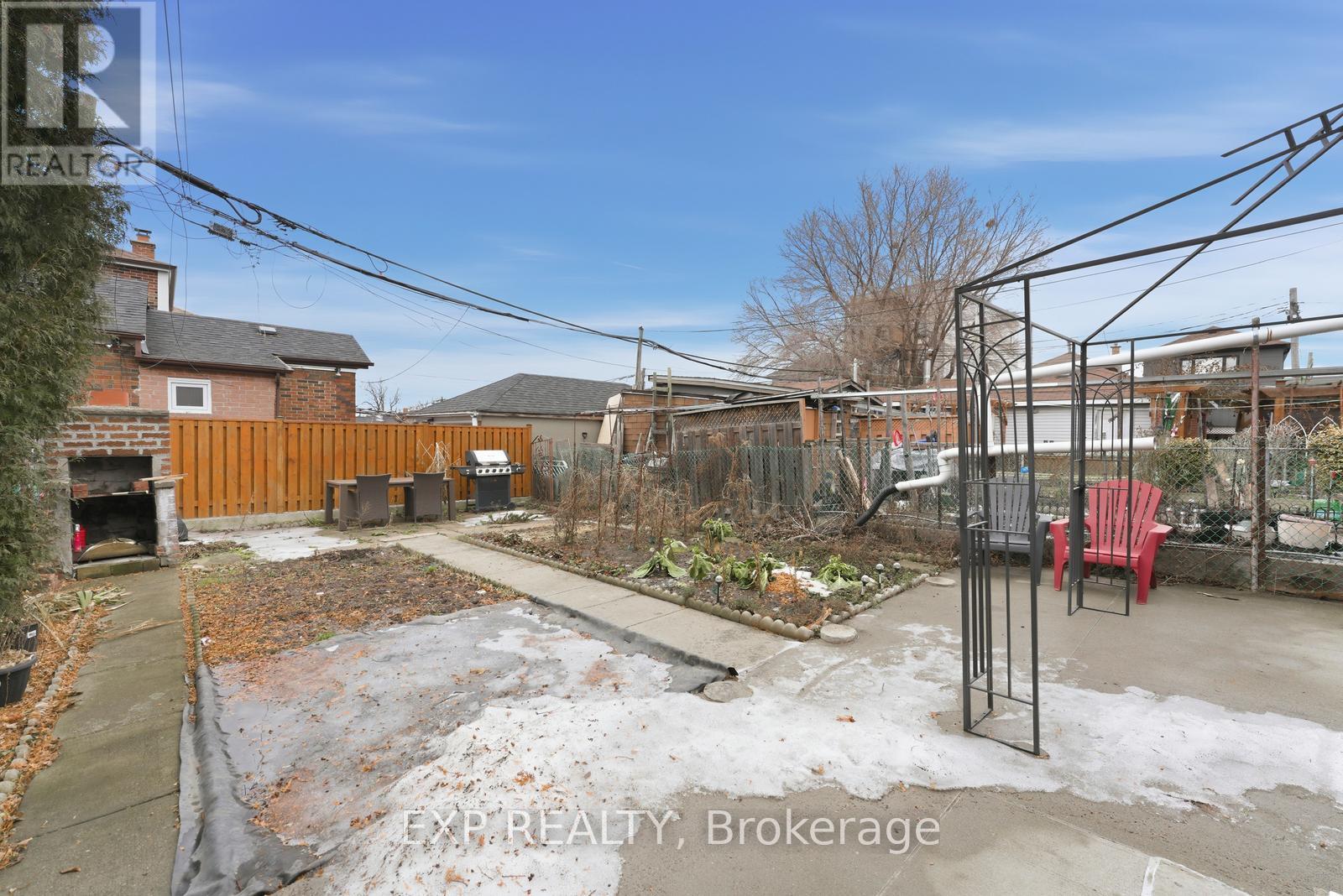 5 Hatherley Road, Toronto, Ontario  M6E 1V8 - Photo 30 - W12806274