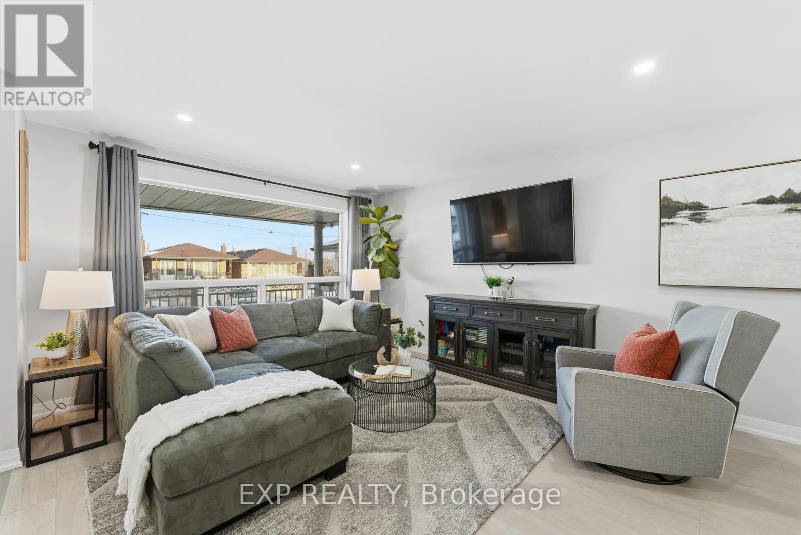 5 Hatherley Road, Toronto, Ontario  M6E 1V8 - Photo 5 - W12806274