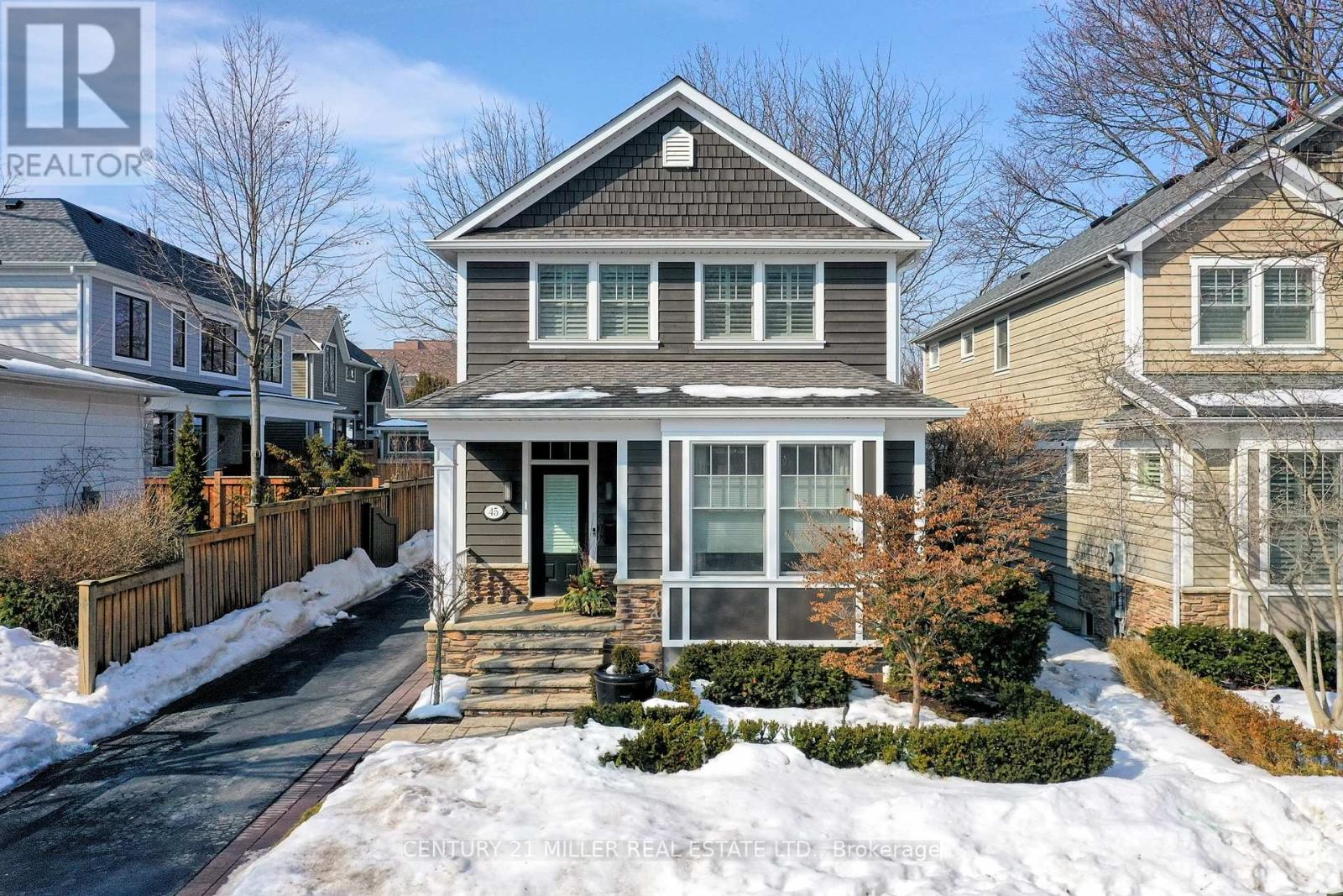 45 HEAD STREET, Oakville, Ontario