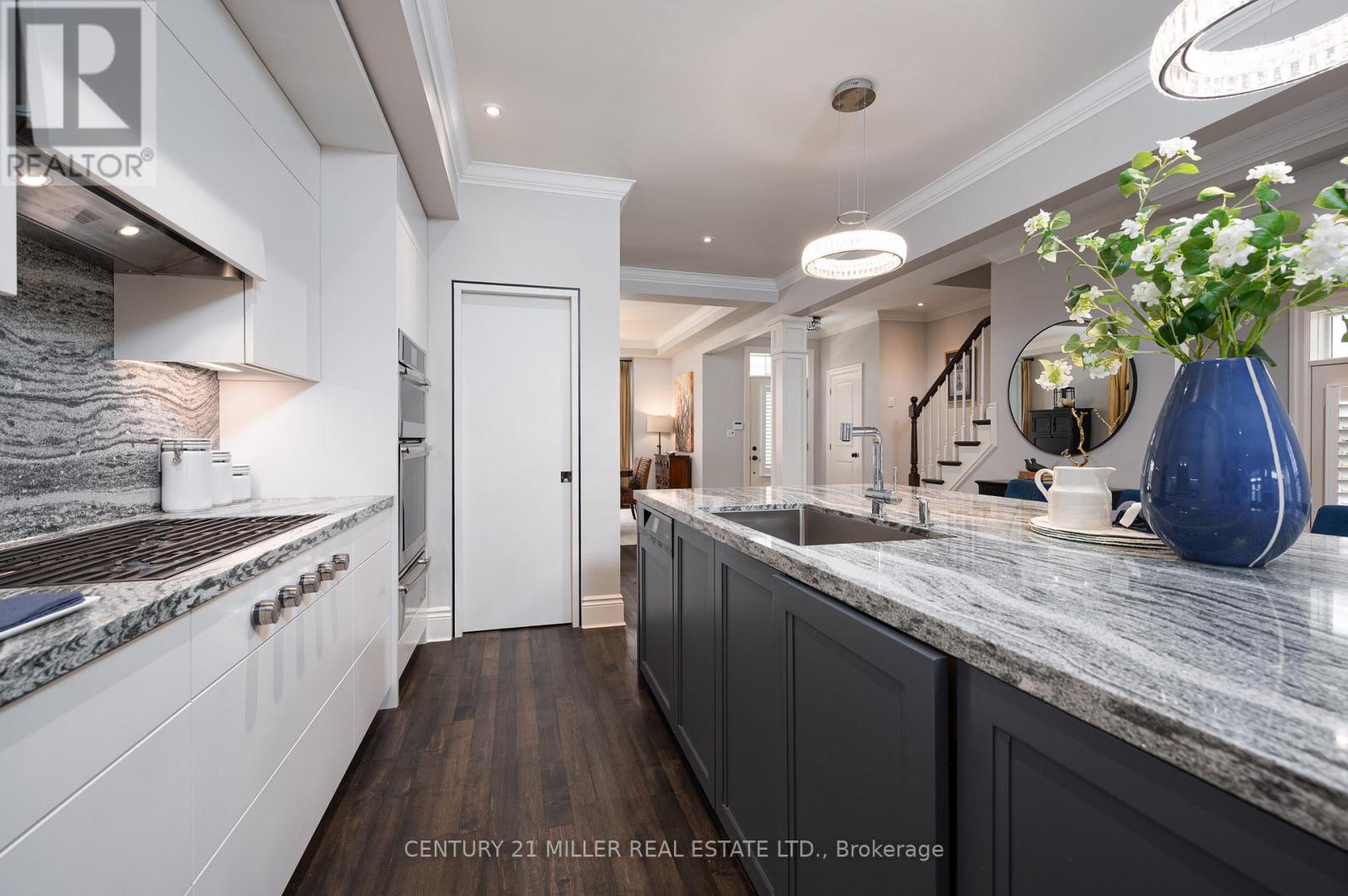 45 Head Street, Oakville, Ontario  L6K 1L4 - Photo 14 - W12806280