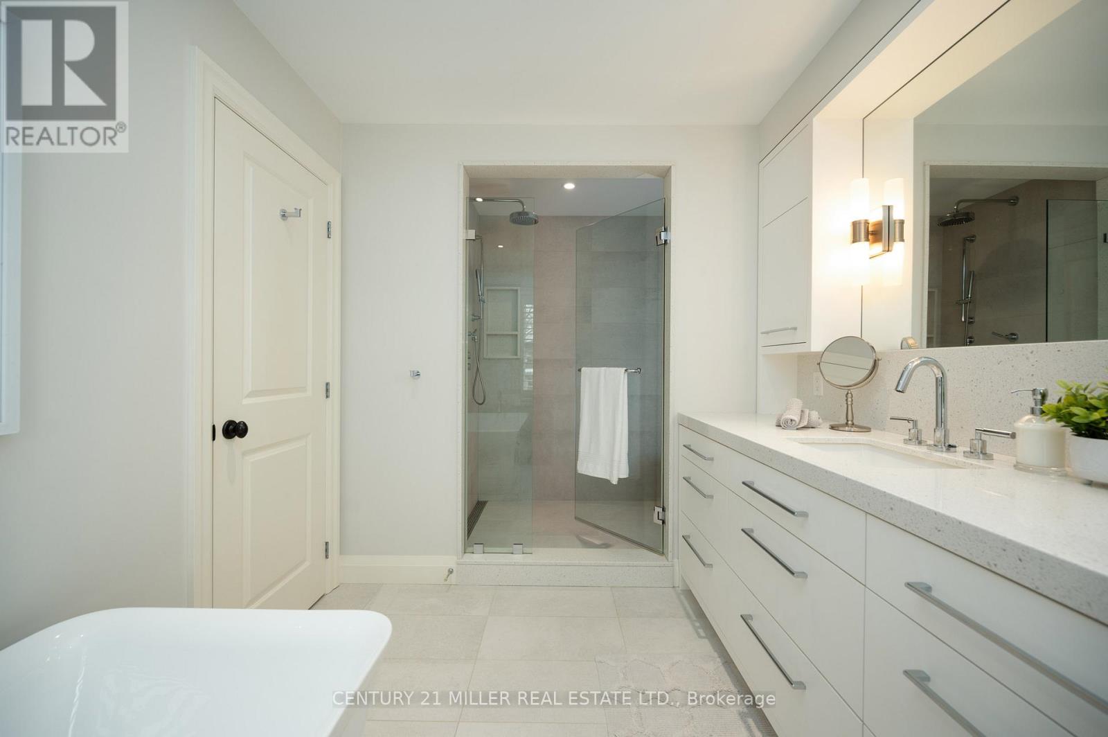 45 Head Street, Oakville, Ontario  L6K 1L4 - Photo 22 - W12806280