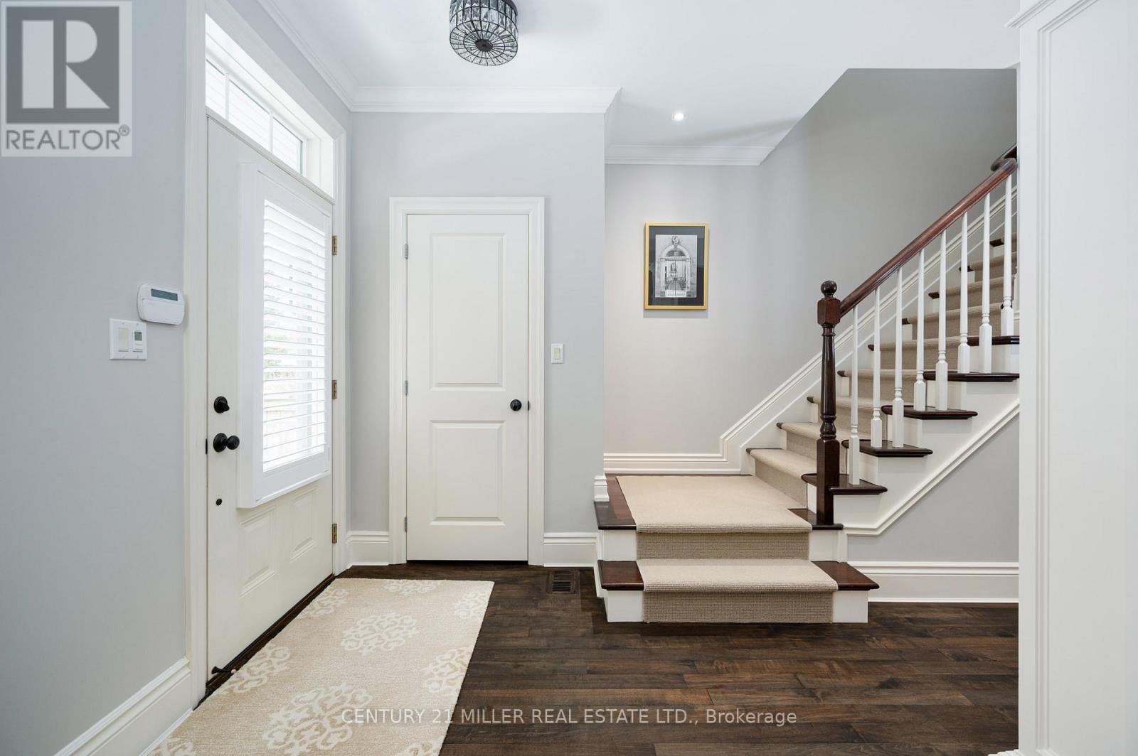 45 Head Street, Oakville, Ontario  L6K 1L4 - Photo 7 - W12806280