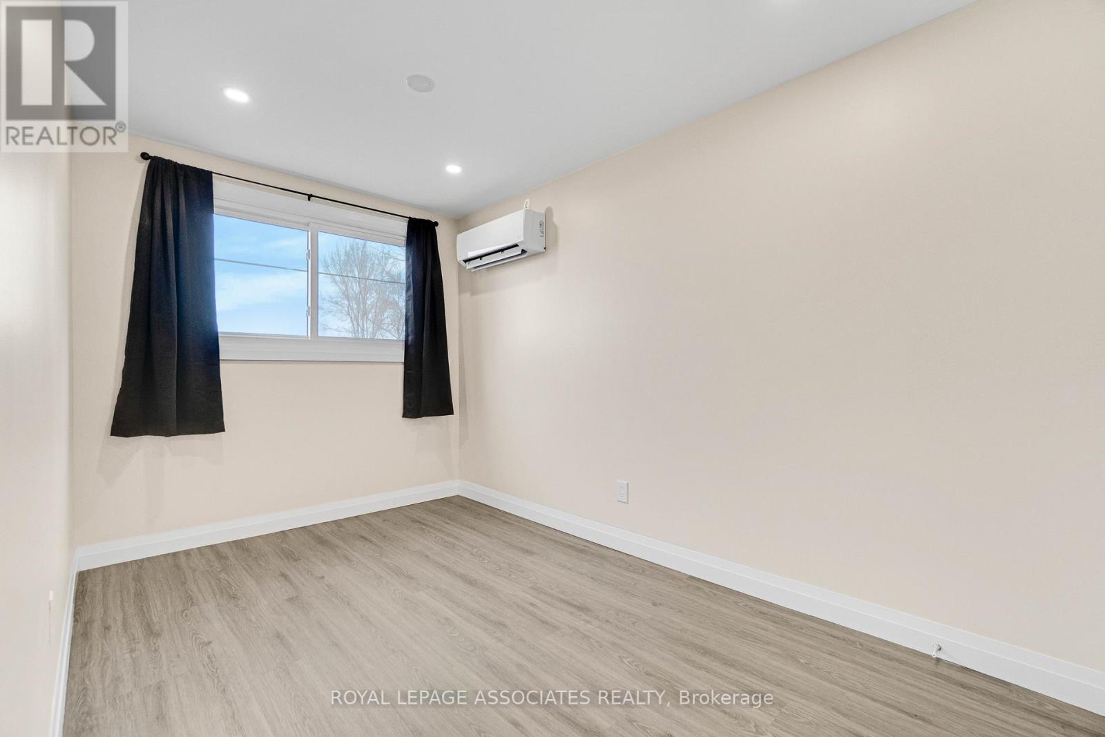 98 Sixth Avenue, Brantford, Ontario  N3S 1B2 - Photo 20 - X12806228