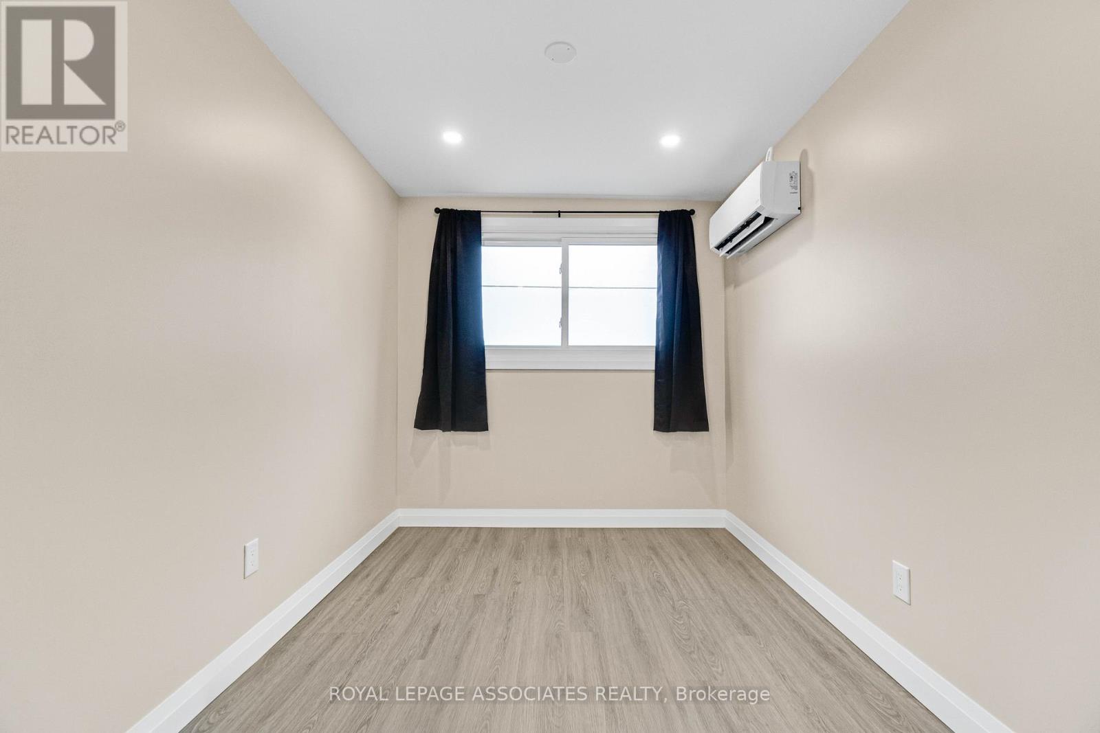 98 Sixth Avenue, Brantford, Ontario  N3S 1B2 - Photo 21 - X12806228