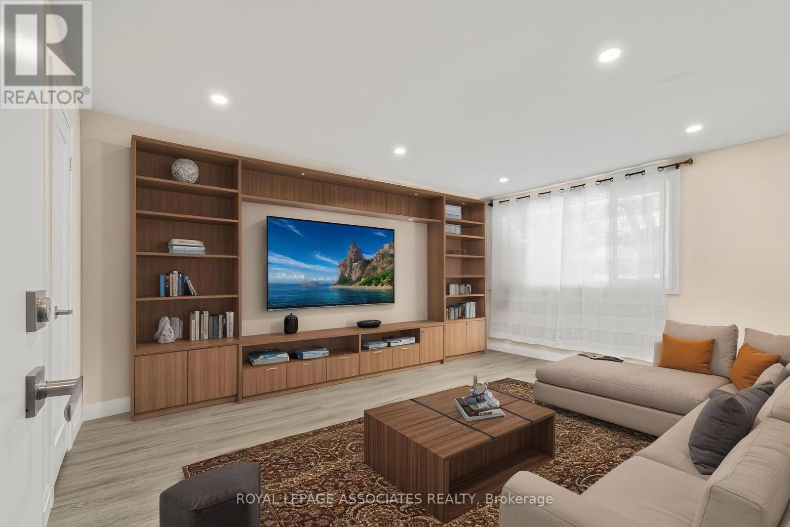 98 Sixth Avenue, Brantford, Ontario  N3S 1B2 - Photo 4 - X12806228