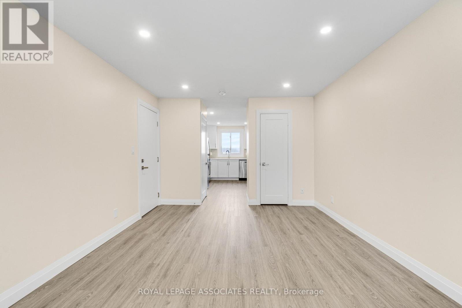 98 Sixth Avenue, Brantford, Ontario  N3S 1B2 - Photo 8 - X12806228