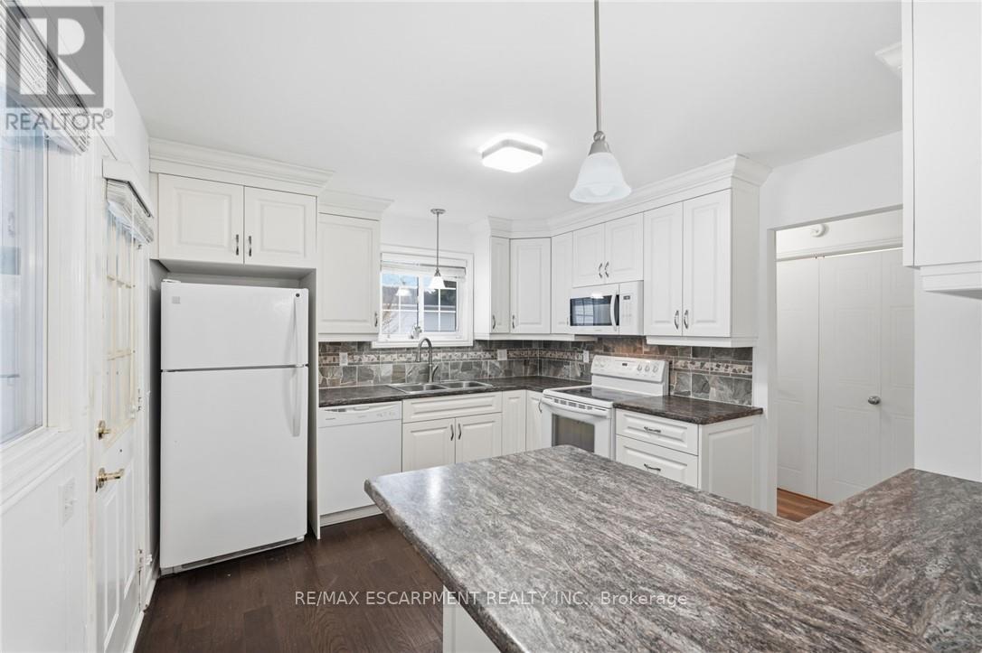 360 Silverbirch Boulevard, Hamilton, Ontario  L0R 1W0 - Photo 10 - X12806240