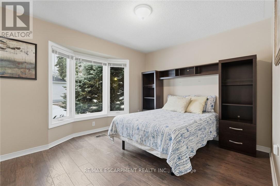 360 Silverbirch Boulevard, Hamilton, Ontario  L0R 1W0 - Photo 18 - X12806240