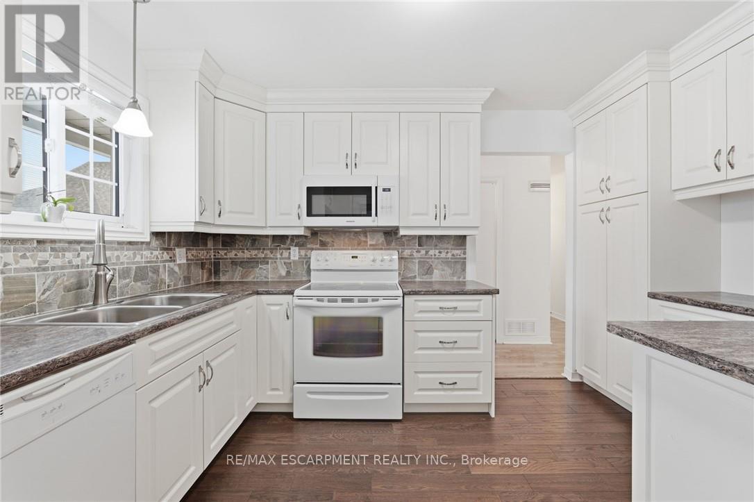 360 Silverbirch Boulevard, Hamilton, Ontario  L0R 1W0 - Photo 7 - X12806240