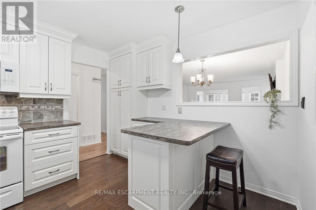 360 Silverbirch Boulevard, Hamilton, Ontario  L0R 1W0 - Photo 9 - X12806240