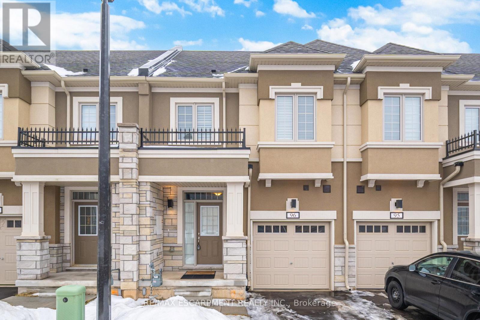 96 - 305 Garner Road W, Hamilton, Ontario  L9G 3K9 - Photo 2 - X12776206