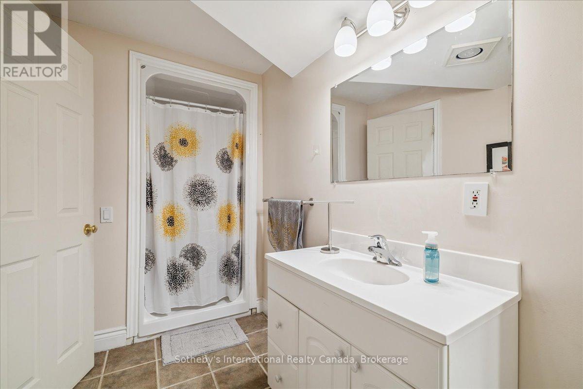 2509 Armour Crescent, Burlington, Ontario  L7M 4S7 - Photo 47 - W12806230