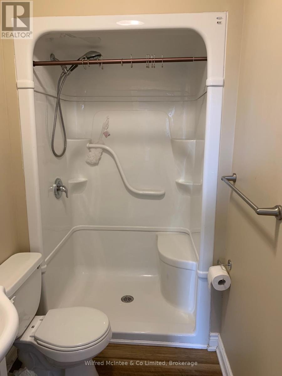 433 Broadway Street, Kincardine, Ontario  N2Z 2G5 - Photo 17 - X12806440