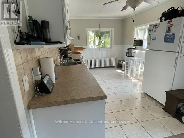 433 Broadway Street, Kincardine, Ontario  N2Z 2G5 - Photo 8 - X12806440