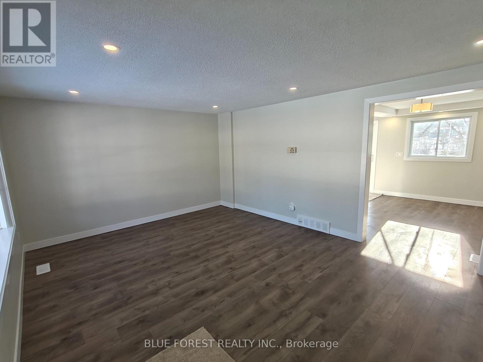 681 Galloway Crescent, London South (South O), Ontario  N6J 2Y6 - Photo 4 - X12806372