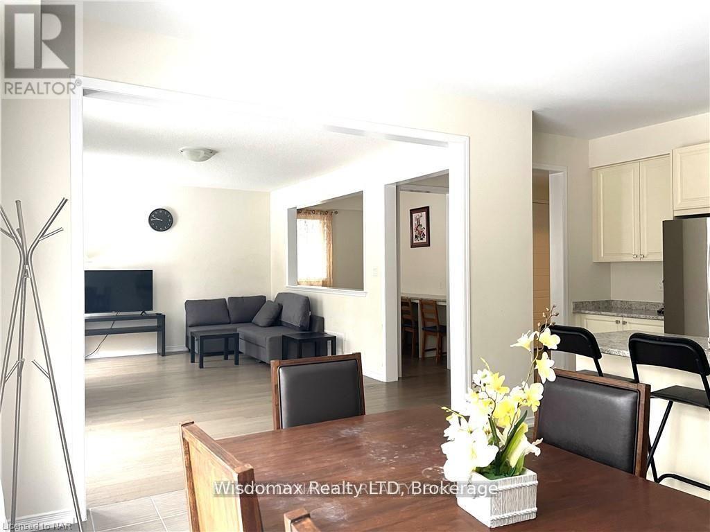 8667 Chickory Trail, Niagara Falls, Ontario  L2H 2Y6 - Photo 13 - X12726584