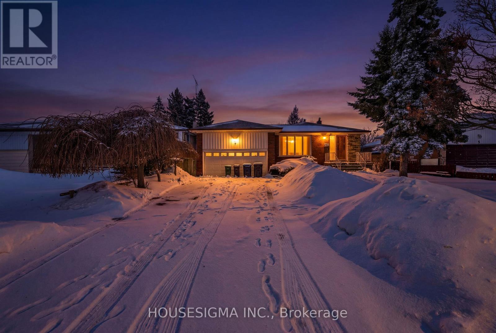 7 Briarbluff Avenue, Toronto, Ontario  M1E 3H2 - Photo 2 - E12806484