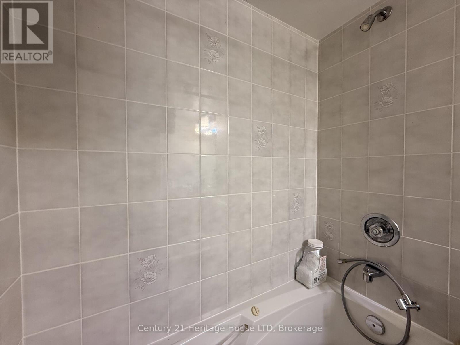 504 - 81 Scott Street, St. Catharines, Ontario  L2N 7L5 - Photo 13 - X12806332