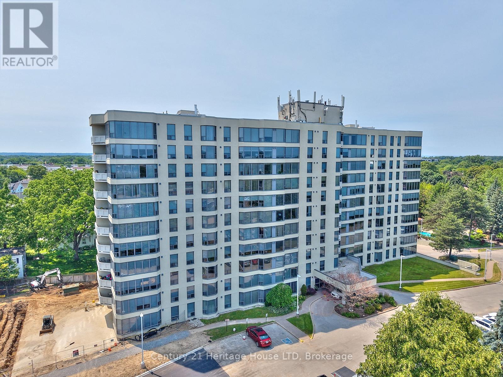 504 - 81 Scott Street, St. Catharines, Ontario  L2N 7L5 - Photo 2 - X12806332