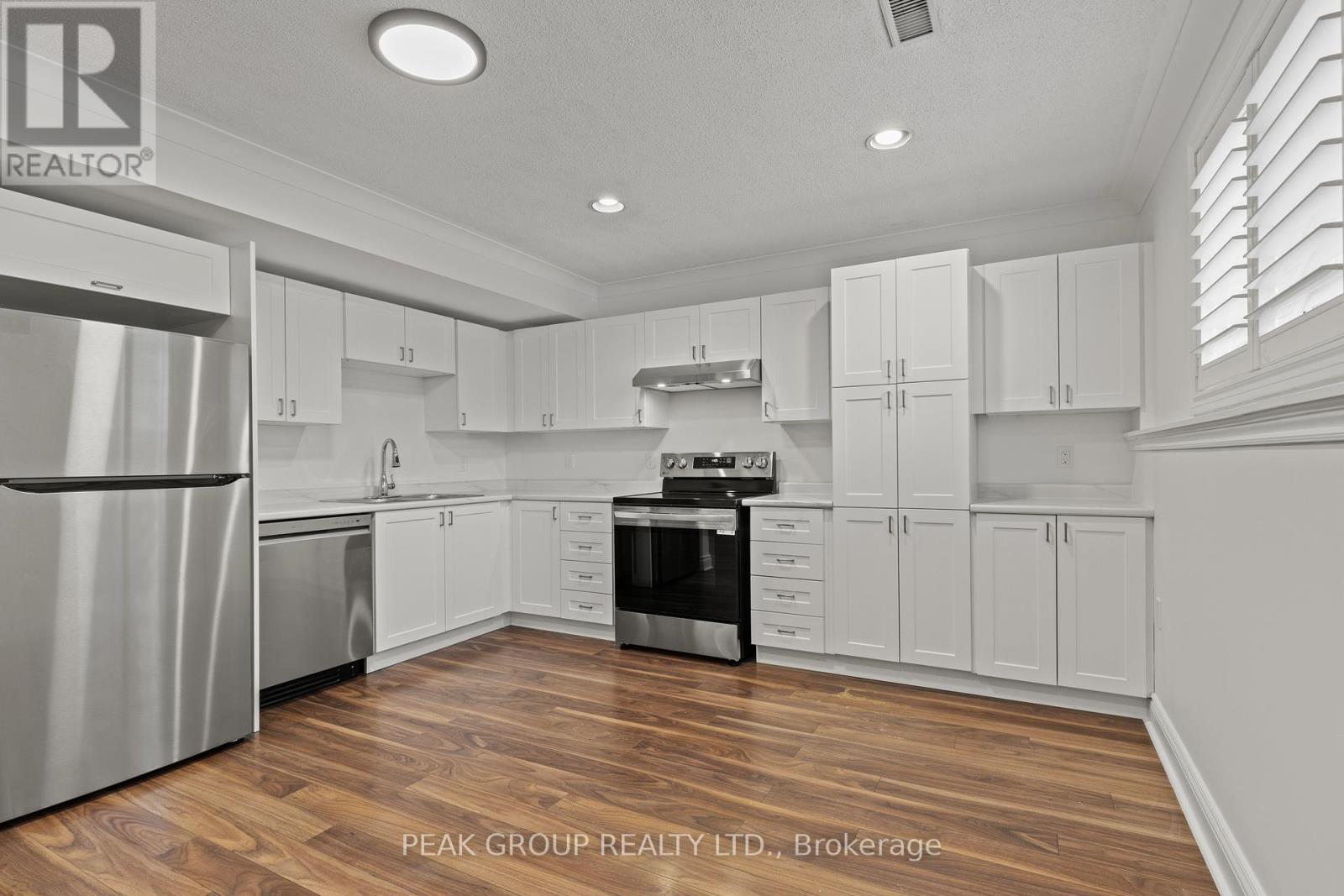 3387 Cardinal Drive, Niagara Falls, Ontario L2H 3A6 - Photo 1 - X12806408