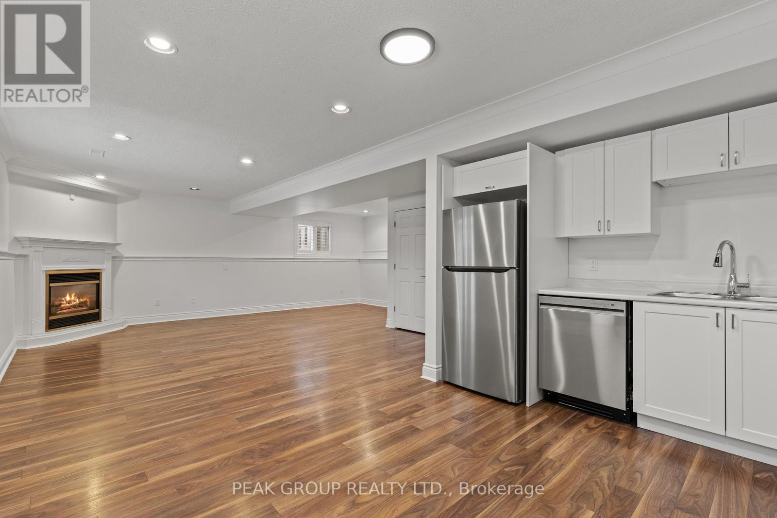 3387 Cardinal Drive, Niagara Falls, Ontario L2H 3A6 - Photo 3 - X12806408