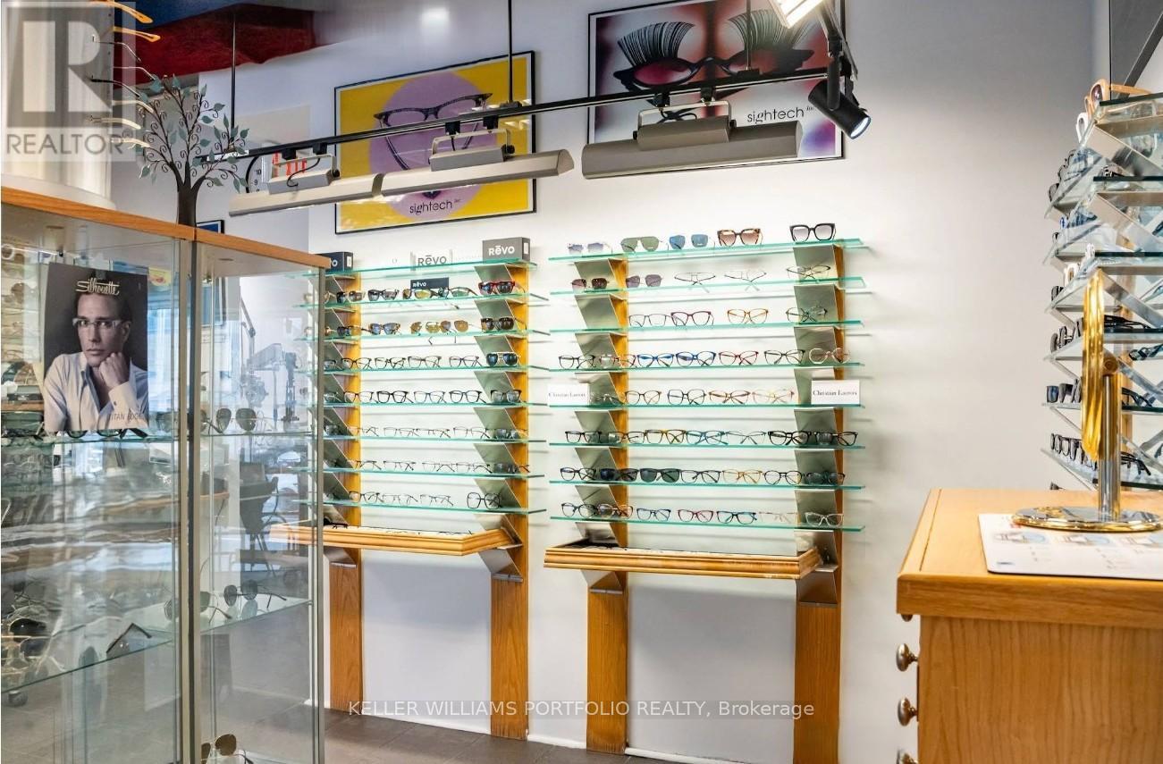 101y - Examination Room - 1910 Yonge Street, Toronto, Ontario  M4S 1Z5 - Photo 4 - C12806294